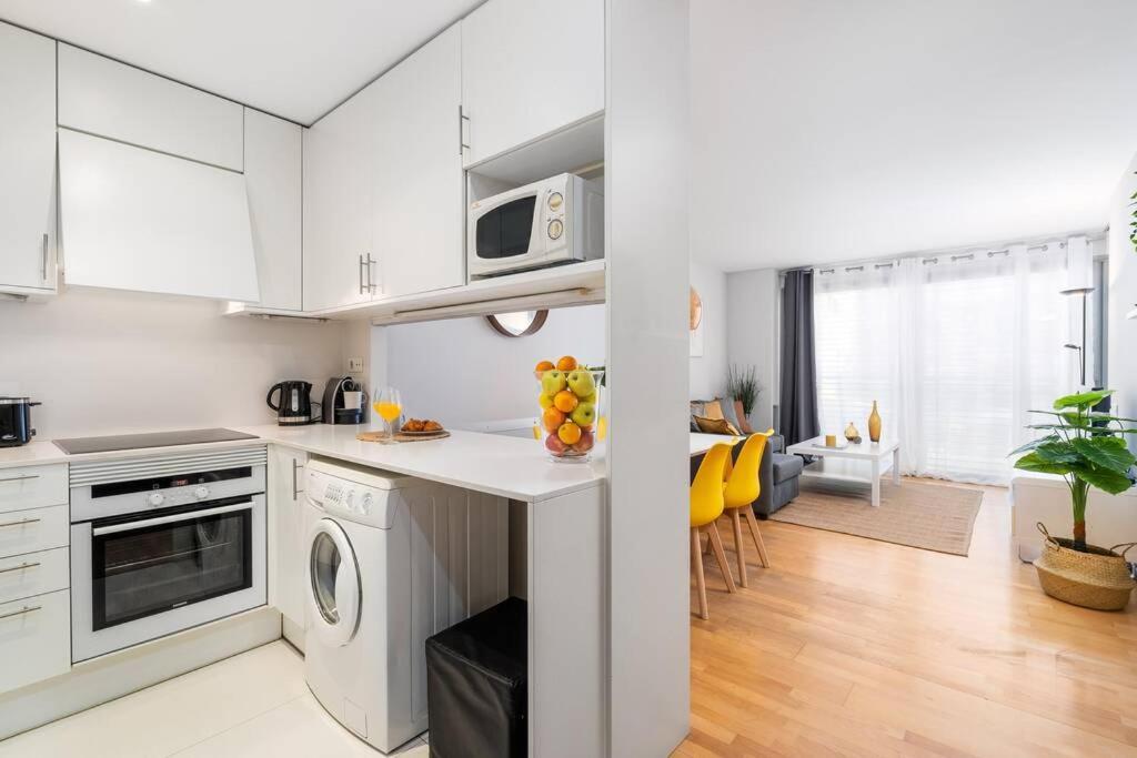 Lodging Apartments Monumumental Free Parking Barcelona Luaran gambar